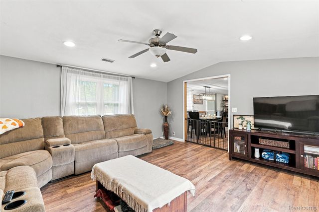 3198 E Grand Blanc Road, Grand Blanc Charter Township, MI 48439