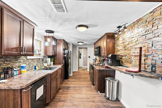 3198 E Grand Blanc Road, Grand Blanc Charter Township, MI 48439