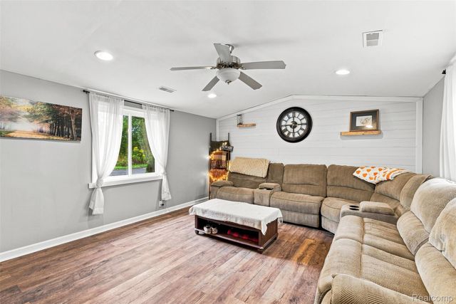 3198 E Grand Blanc Road, Grand Blanc Charter Township, MI 48439