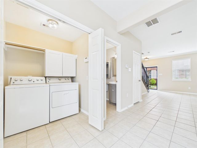 2015 Kemah Village Drive, Kemah, TX 77565