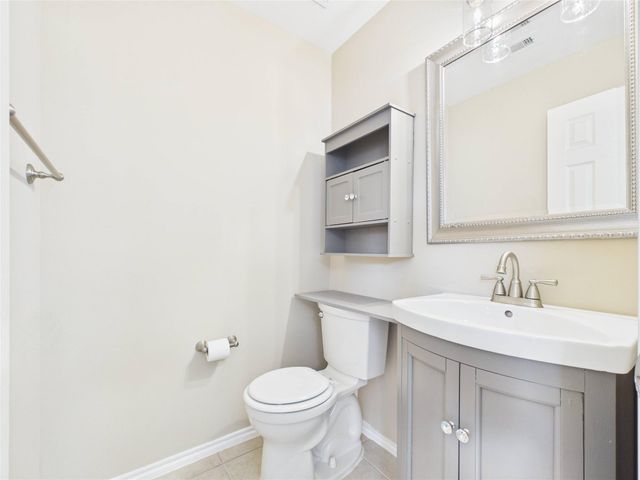 2015 Kemah Village Drive, Kemah, TX 77565