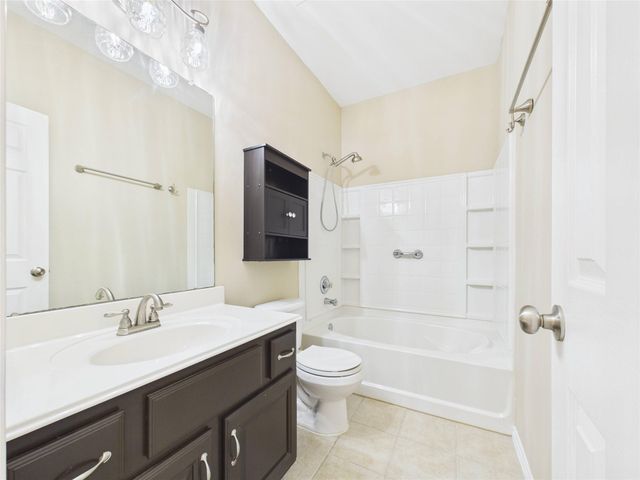 2015 Kemah Village Drive, Kemah, TX 77565