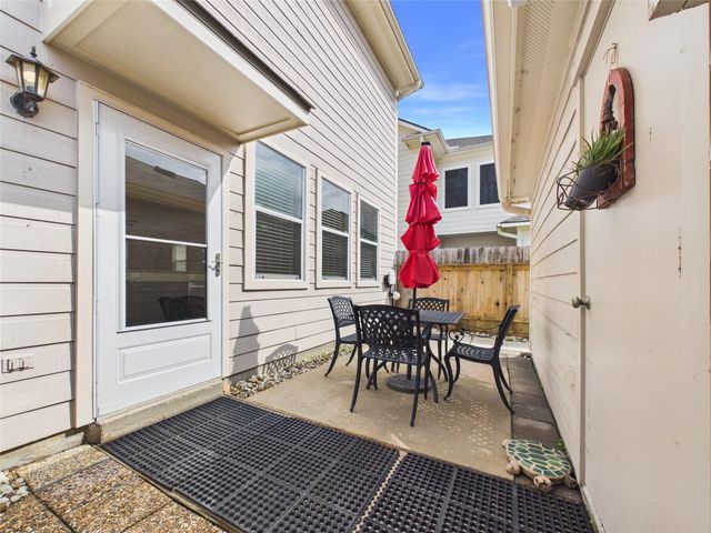 2015 Kemah Village Drive, Kemah, TX 77565