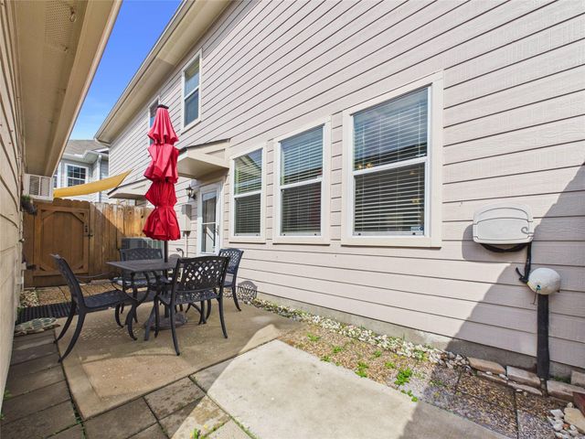 2015 Kemah Village Drive, Kemah, TX 77565