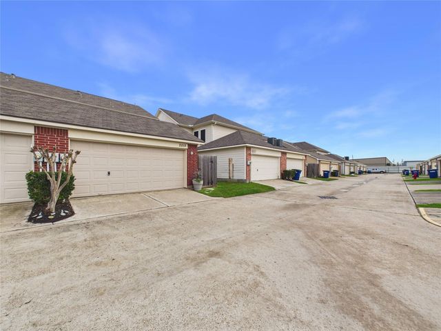 2015 Kemah Village Drive, Kemah, TX 77565