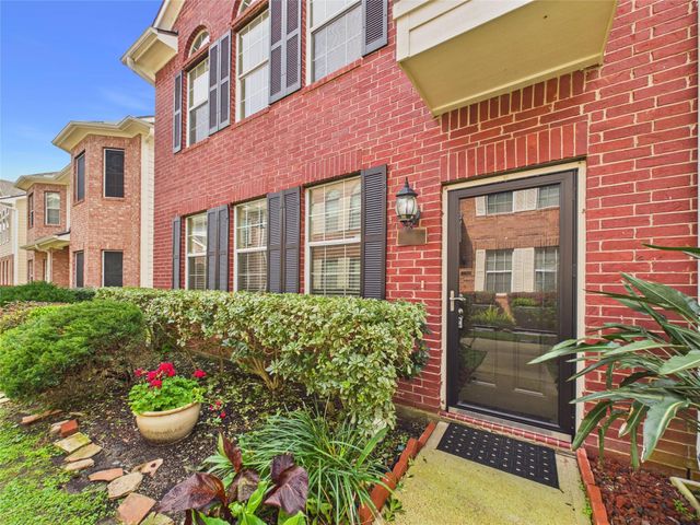 2015 Kemah Village Drive, Kemah, TX 77565