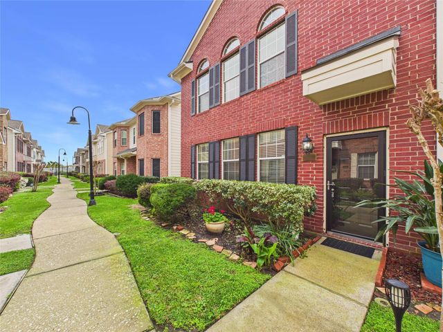 2015 Kemah Village Drive, Kemah, TX 77565