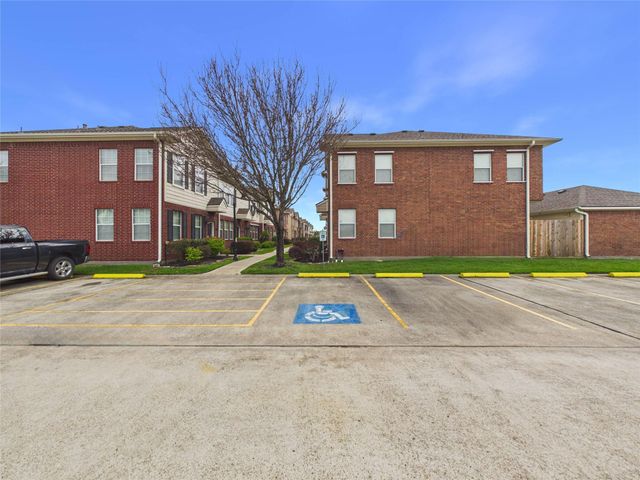 2015 Kemah Village Drive, Kemah, TX 77565