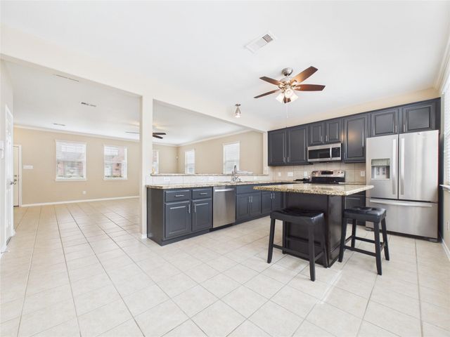 2015 Kemah Village Drive, Kemah, TX 77565