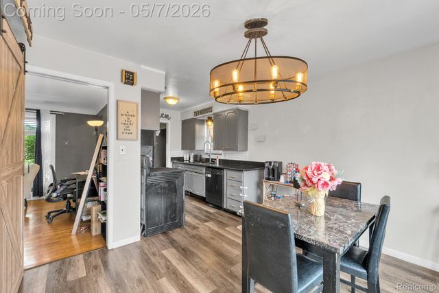 37022 Pinewood Road, Wayne, MI 48184