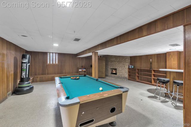 37022 Pinewood Road, Wayne, MI 48184