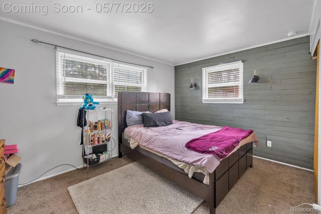 37022 Pinewood Road, Wayne, MI 48184