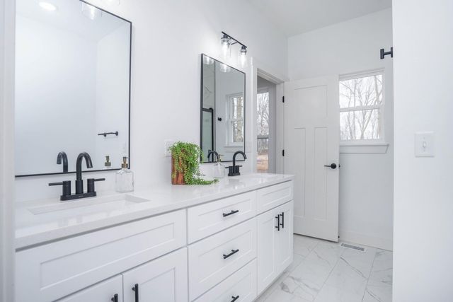 1367 N Harper Ridge Drive, Republic, MO 65738