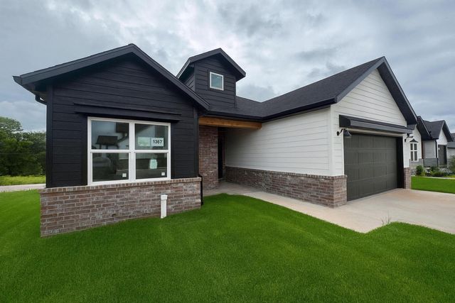 1367 N Harper Ridge Drive, Republic, MO 65738