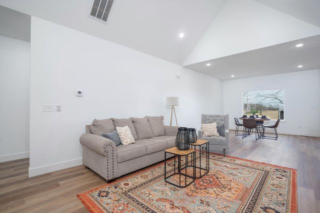 1367 N Harper Ridge Drive, Republic, MO 65738