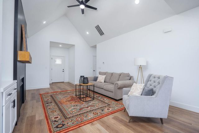 1367 N Harper Ridge Drive, Republic, MO 65738