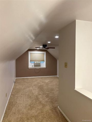 9640 Hubert Avenue, Allen Park, MI 48101