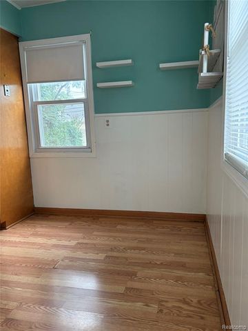 9640 Hubert Avenue, Allen Park, MI 48101