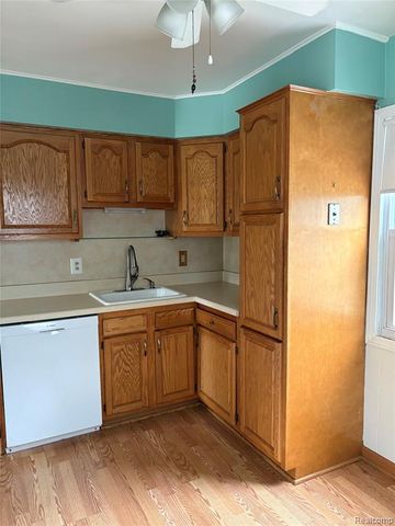 9640 Hubert Avenue, Allen Park, MI 48101
