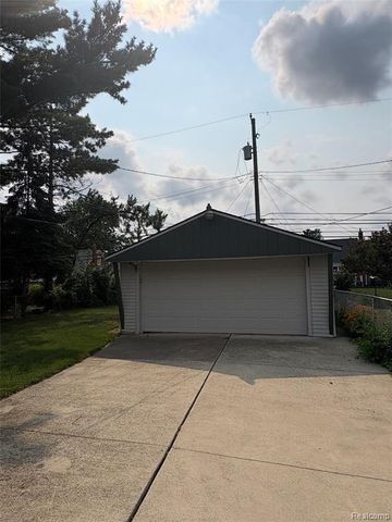 9640 Hubert Avenue, Allen Park, MI 48101