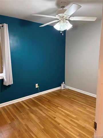 9640 Hubert Avenue, Allen Park, MI 48101