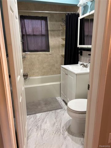 9640 Hubert Avenue, Allen Park, MI 48101