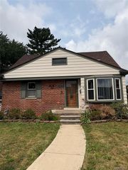 9640 Hubert Avenue, Allen Park, MI 48101