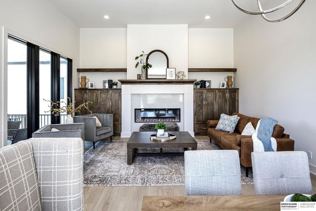 21101 Laurel Avenue, Elkhorn, NE 68022