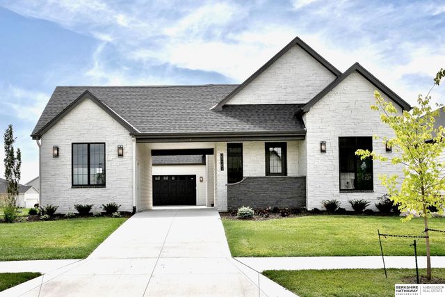 21101 Laurel Avenue, Elkhorn, NE 68022
