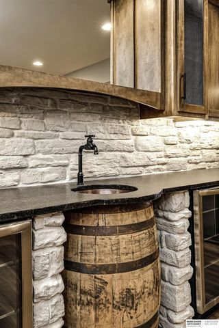 21101 Laurel Avenue, Elkhorn, NE 68022