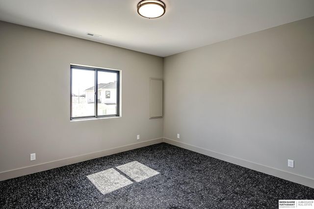 21101 Laurel Avenue, Elkhorn, NE 68022