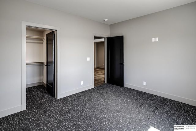 21101 Laurel Avenue, Elkhorn, NE 68022