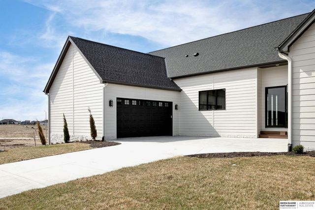 21101 Laurel Avenue, Elkhorn, NE 68022