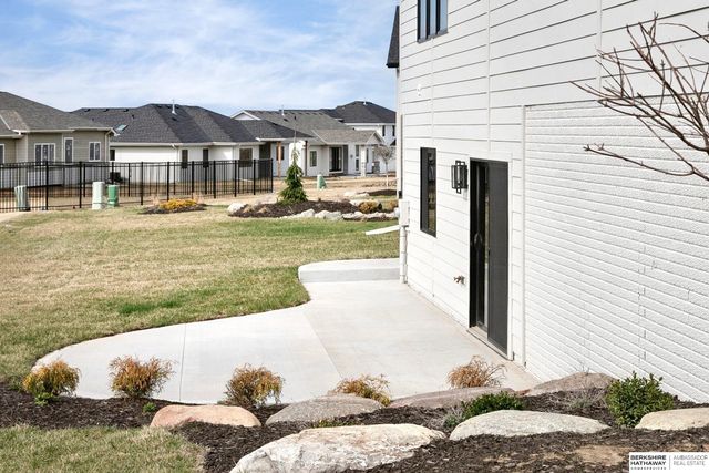 21101 Laurel Avenue, Elkhorn, NE 68022