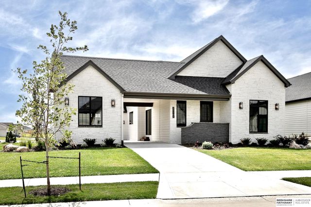 21101 Laurel Avenue, Elkhorn, NE 68022