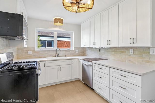 28723 Adler Drive, Warren, MI 48088