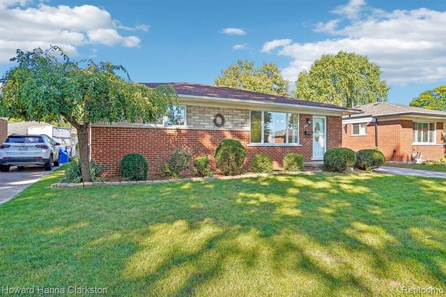 28723 Adler Drive, Warren, MI 48088