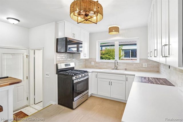 28723 Adler Drive, Warren, MI 48088