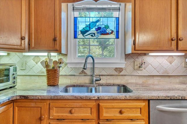 1510 Ashley DR, Salem, VA 24153