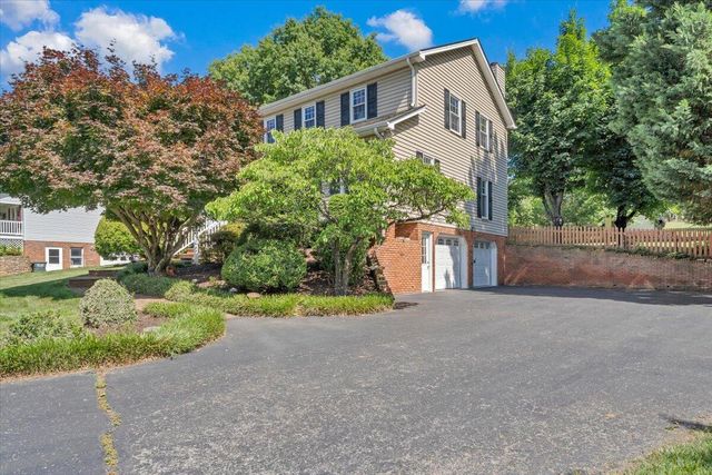 1510 Ashley DR, Salem, VA 24153