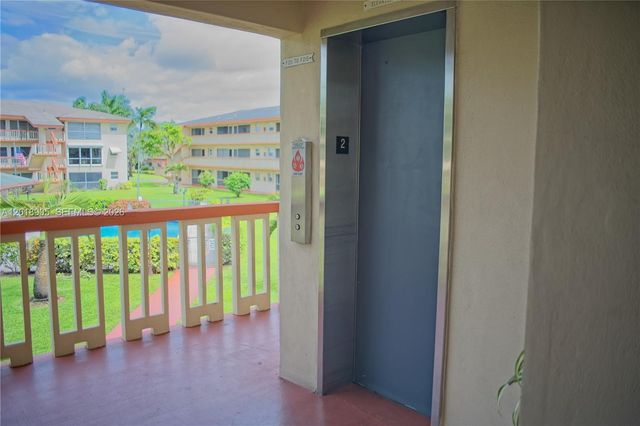 5300 Washington St F215, Hollywood, FL 33021