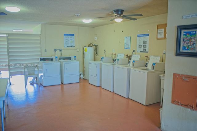 5300 Washington St F215, Hollywood, FL 33021