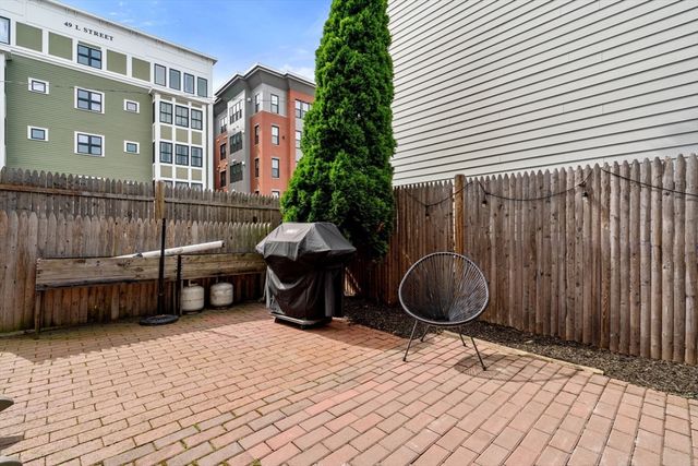 614 E 3rd St 1, Boston, MA 02127