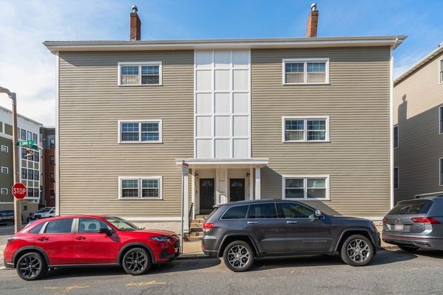 614 E 3rd St 1, Boston, MA 02127