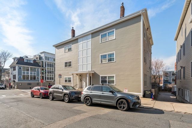 614 E 3rd St 1, Boston, MA 02127