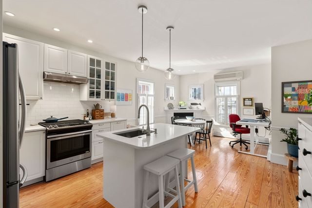 614 E 3rd St 1, Boston, MA 02127