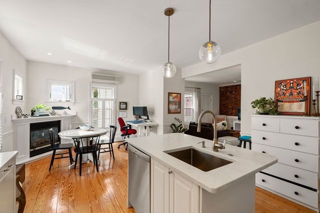 614 E 3rd St 1, Boston, MA 02127