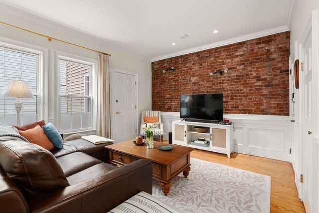 614 E 3rd St 1, Boston, MA 02127