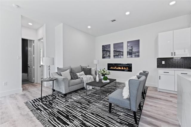 7212 England Street, Houston, TX 77021