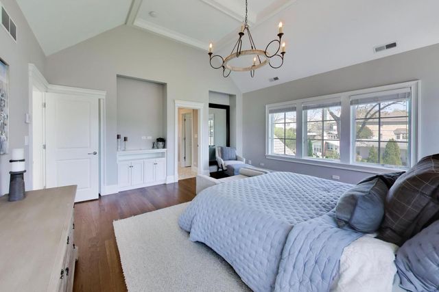 5557 S Stough Street, Hinsdale, IL 60521